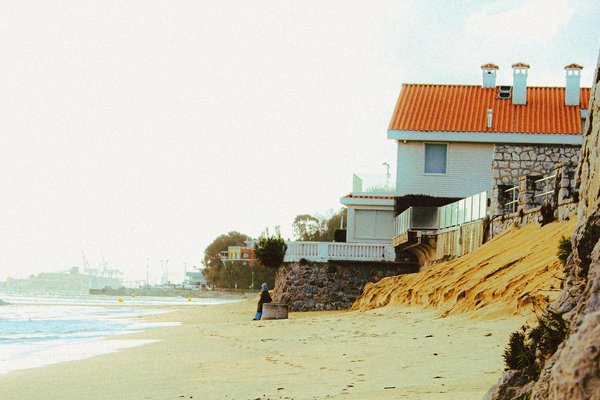 Quels sont les équipements nécessaires pour un camping en région de forêt tropicale humide?